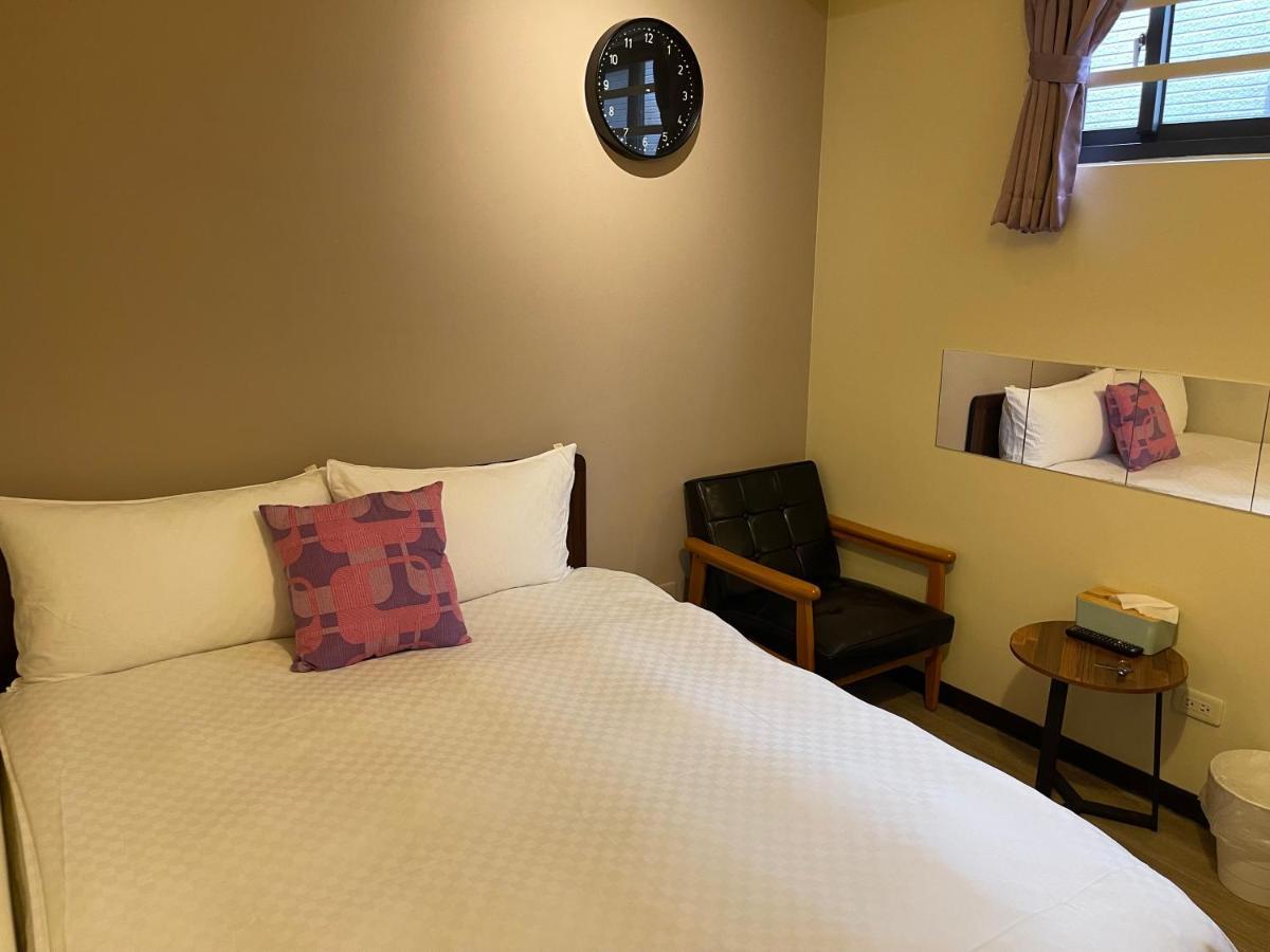 台中一中街格雷熊 Appartement Buitenkant foto